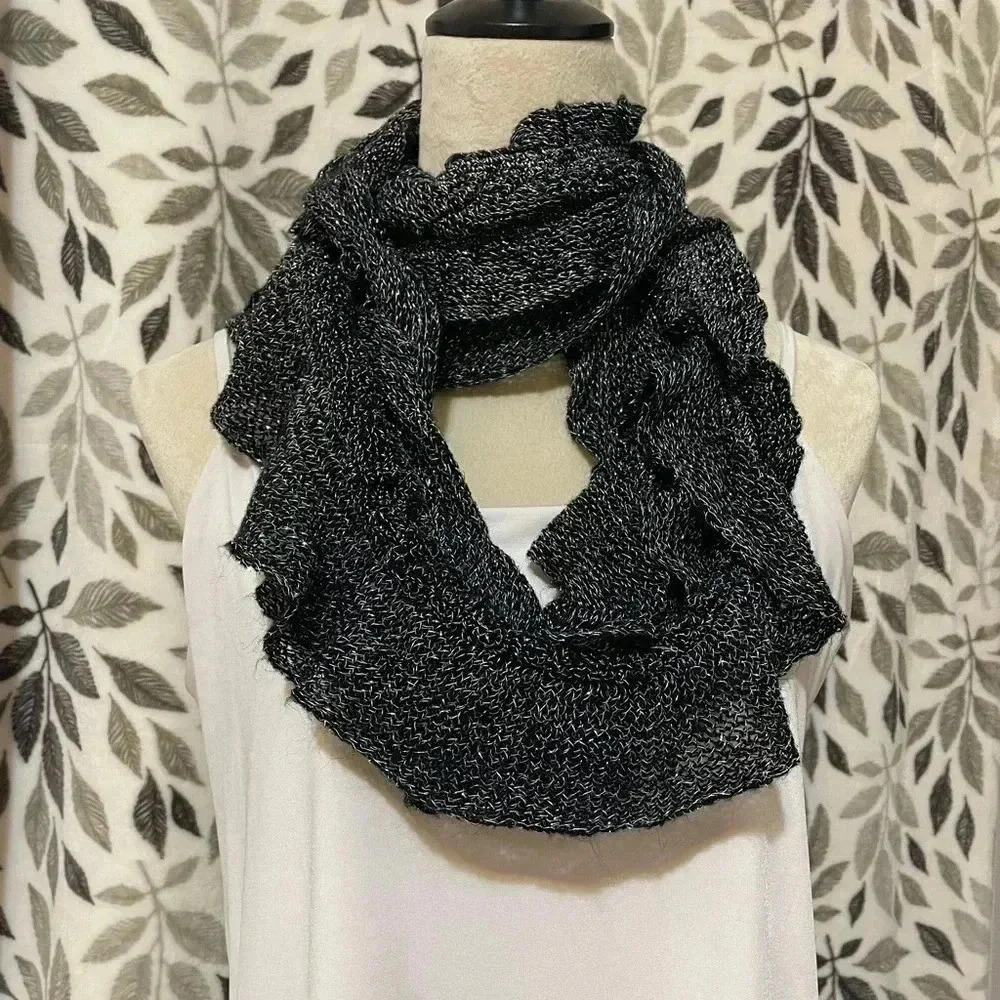 Lake Shore Diva Women Metallic Scarf‎ in Black and Silver Color